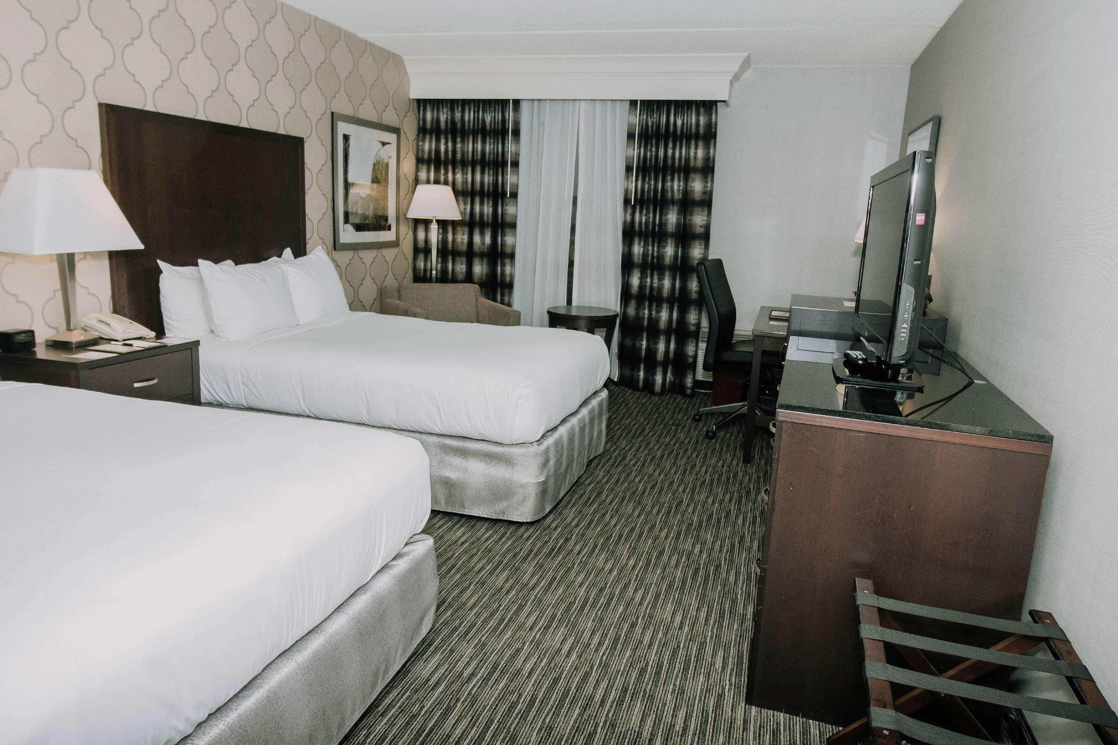 Doubletree By Hilton Dearborn